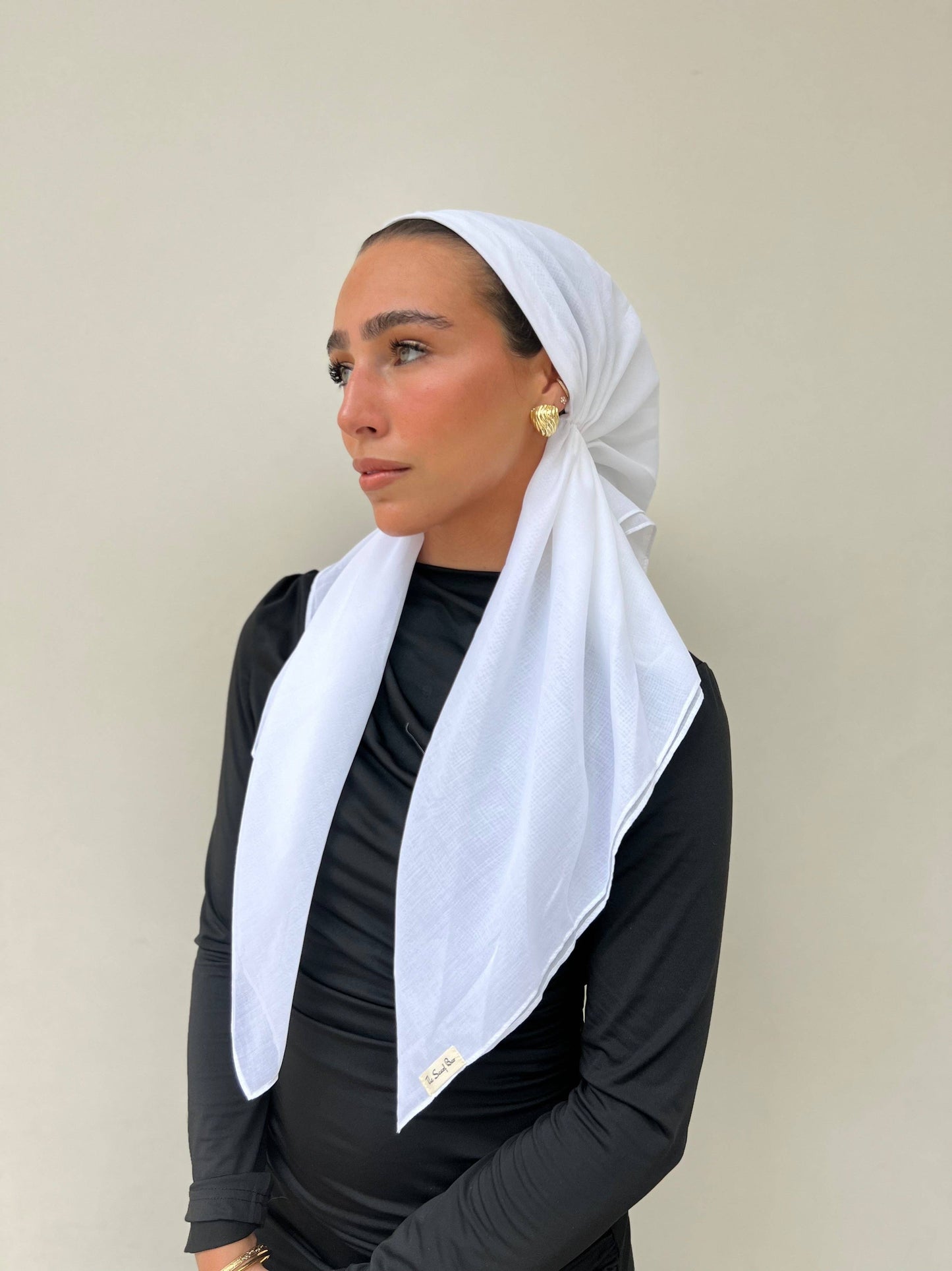 Short Pretied White (with Velvet Grip)
