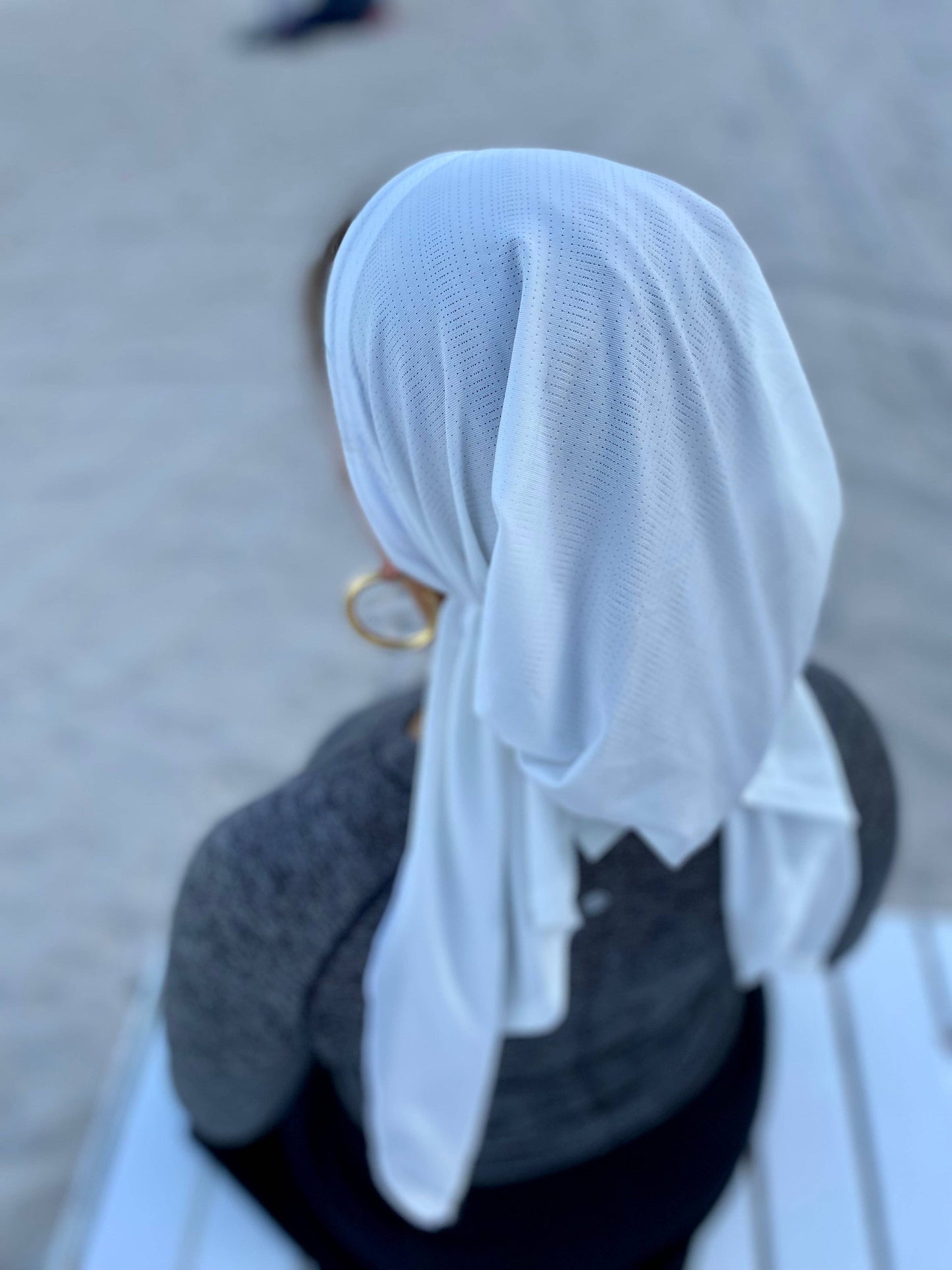SB Dri Fit Pretied Scarf White (with Velvet Grip)